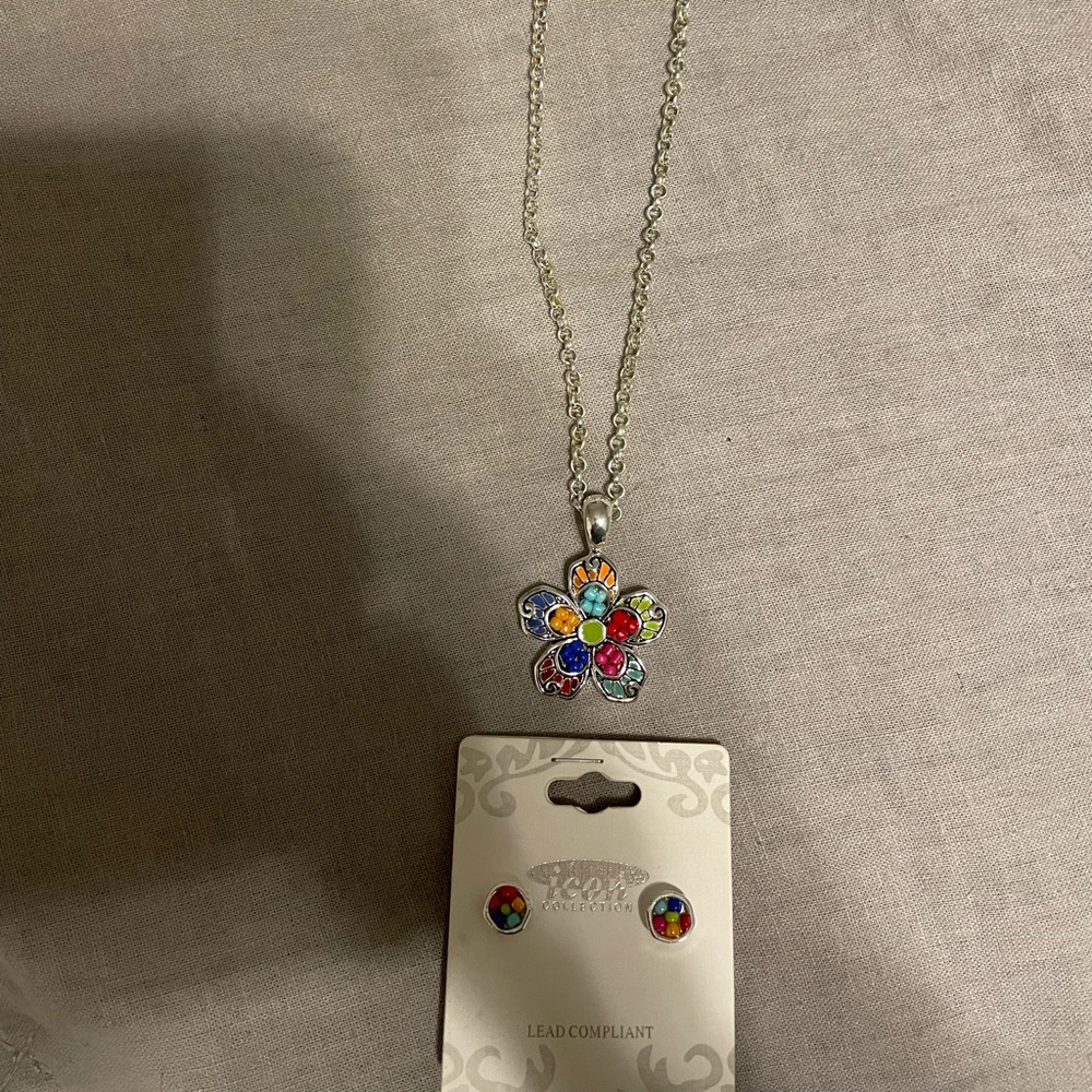 Necklace and matching earrings, perfect for spring!